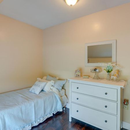 Pet-Friendly Claremont Vacation Rental! 外观 照片